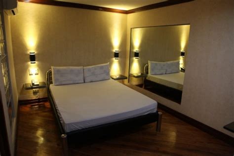 QueensLand Hotel, Davao .